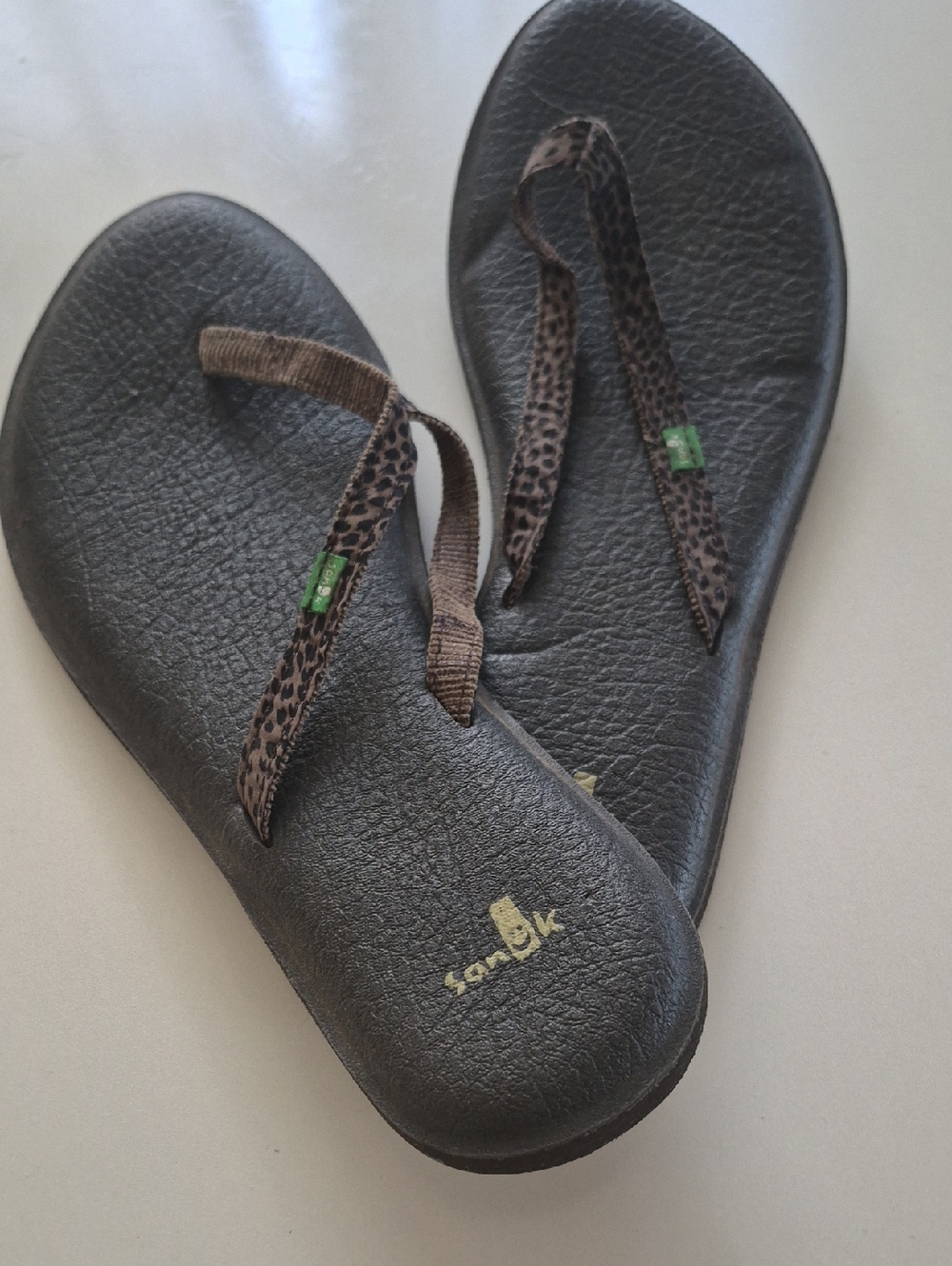 Sanuk Black Footbed Brown Leopard Print Strap Flip Flops